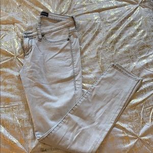 Like new Rock & Republic light wash skinny jeans